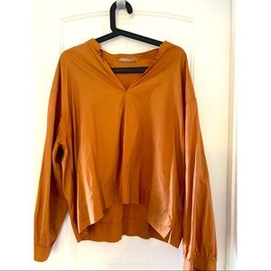 Everlane long-sleeve light fabric shirt